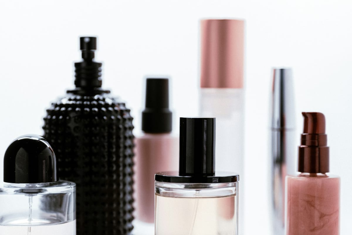Lohnherstellung & Abfüllung für Kosmetik – ab 3.000 Einheiten, GMP-zertifiziert
